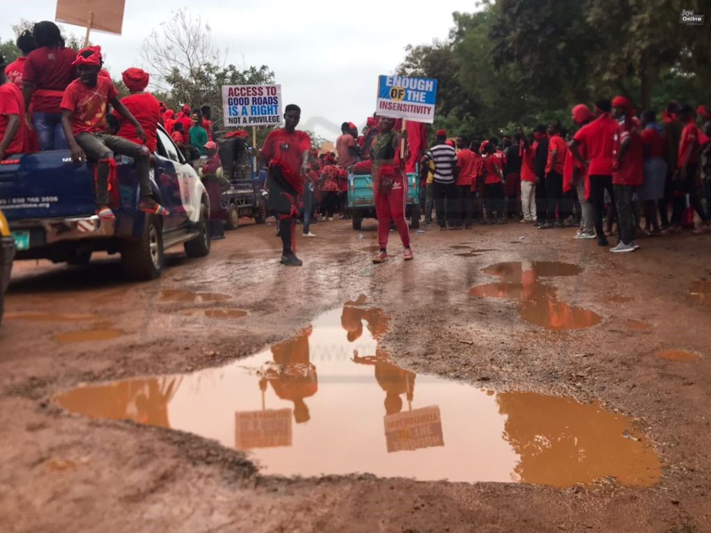 Hundreds throng Kpando streets to protest over bad roads in the municipality