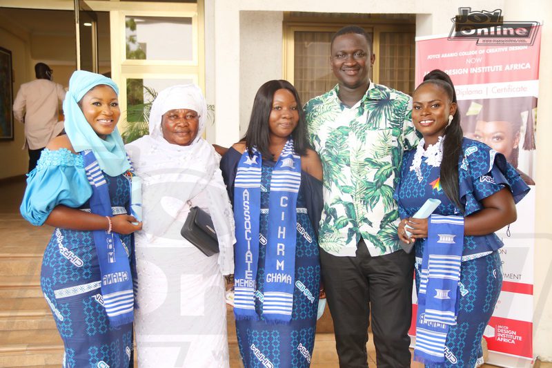 Photos : Multimedia HR staff certified by CIHRM