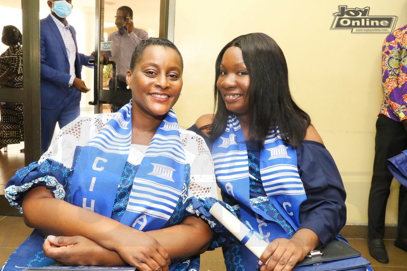 Photos : Multimedia HR staff certified by CIHRM