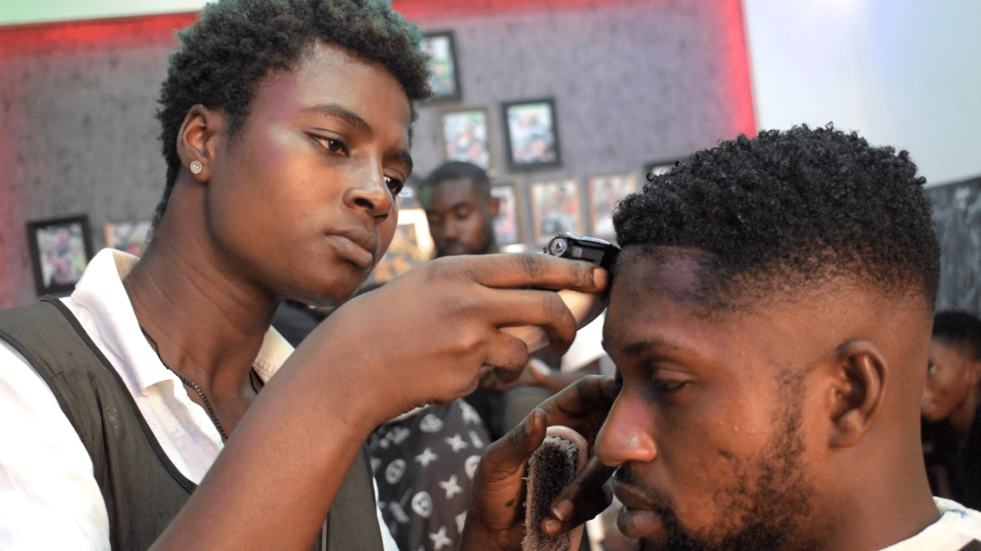 The Lady Barber Accounting graduate breaking out of unemployment
