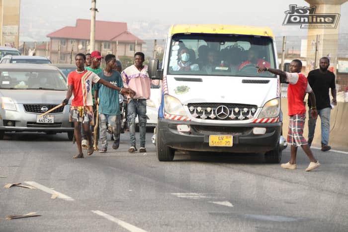 Some commercial drivers defy directive to withdraw services
