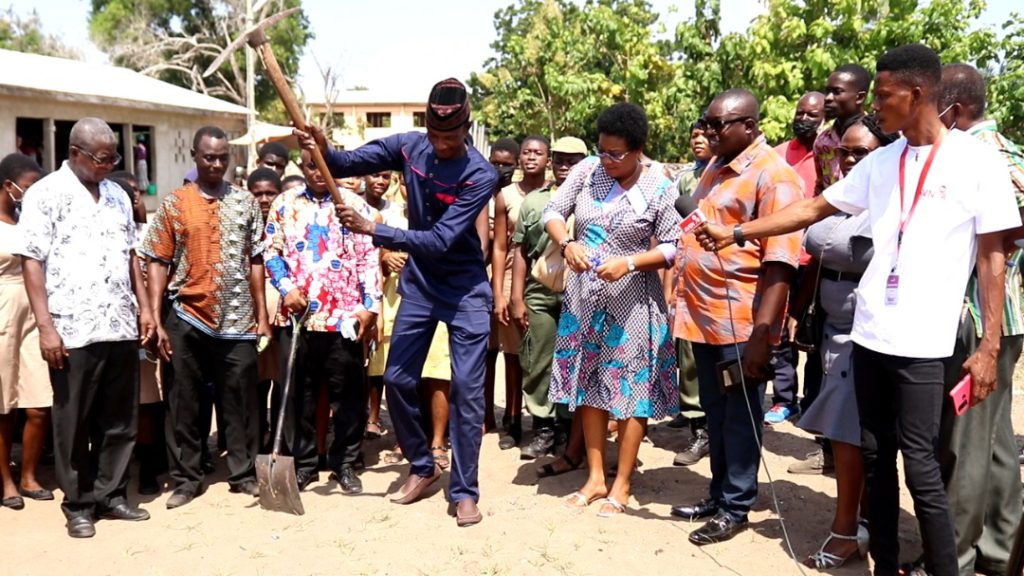 Ketasco 1994 year group provides water tanks for alma mater