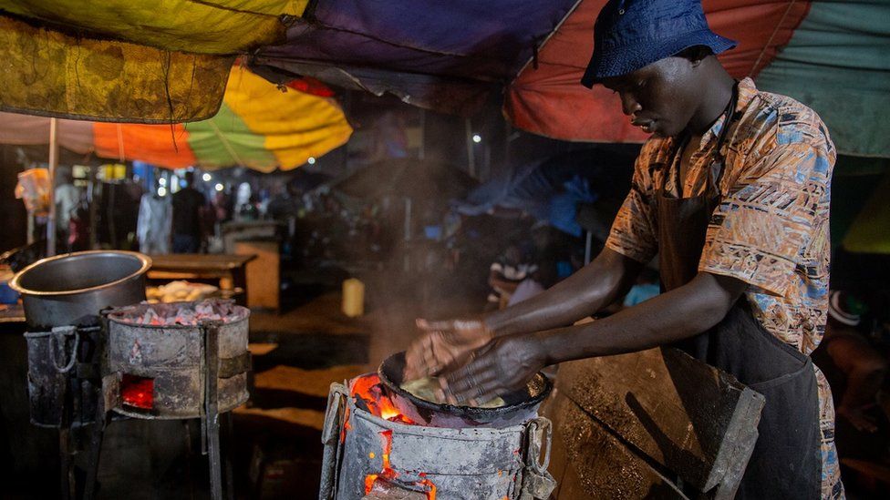 Uganda's huge rolex sets Guinness world record