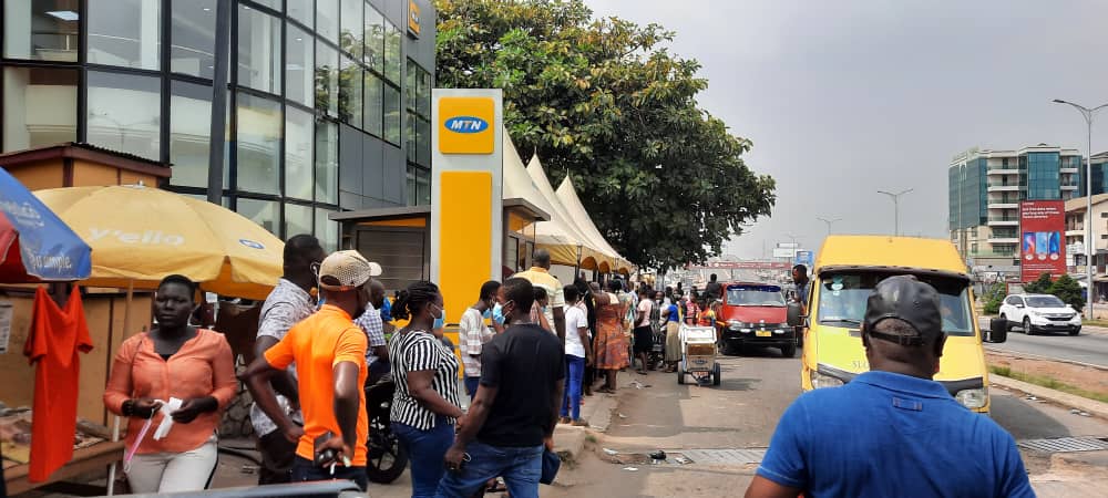 Long queues at SIM card re-registration centres blamed on malfunctioning system