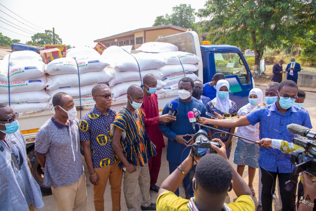 Distribution of food to SHSs ongoing - Rev Ntim Fordjour Distribution of food to SHSs ongoing - Rev Ntim Fordjour