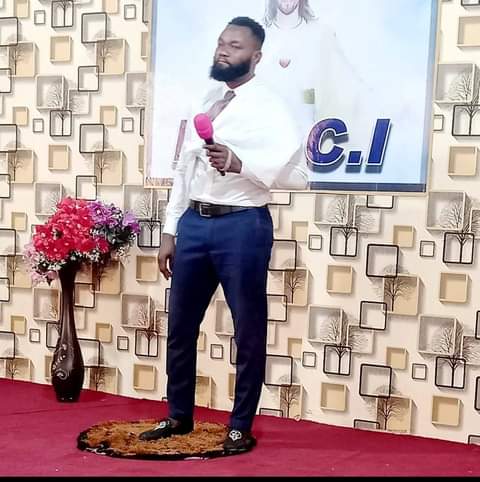Pastor allegedly makes away with congregant's ¢40k, sets house on fire Pastor allegedly makes away with congregant's ¢40k, sets house on fire