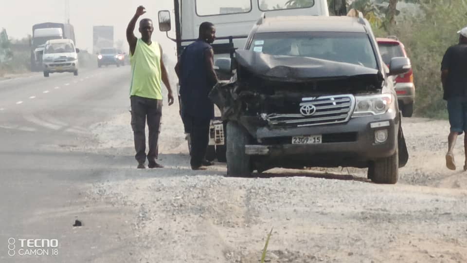 Two in critical condition after Toyota Landcruiser slams into Taxi at Buduatta Junction