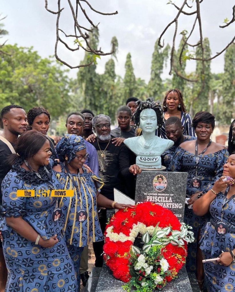 Ebony’s family visits her grave on 4th anniversary of her death