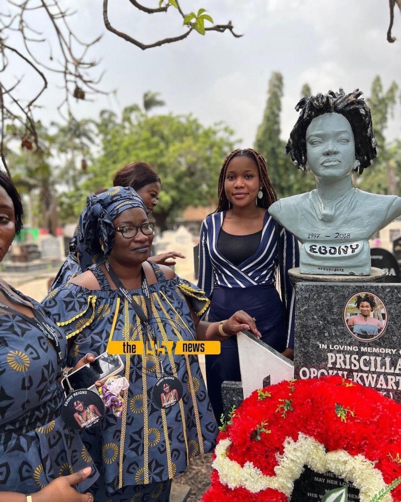 Ebony’s family visits her grave on 4th anniversary of her death