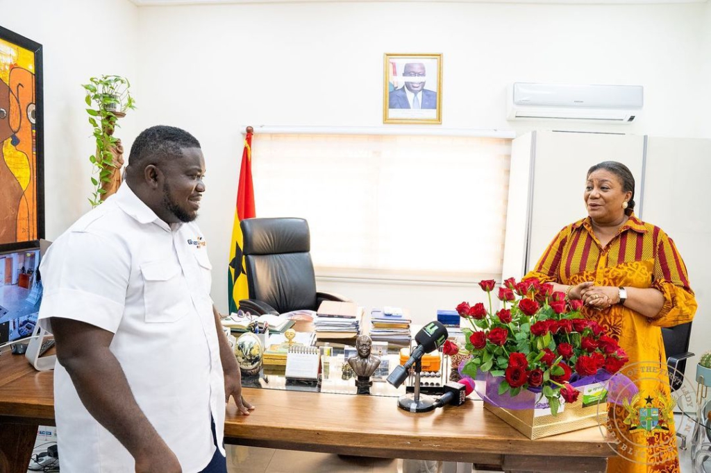 Obour delivers roses to First Lady on Valentine’s Day