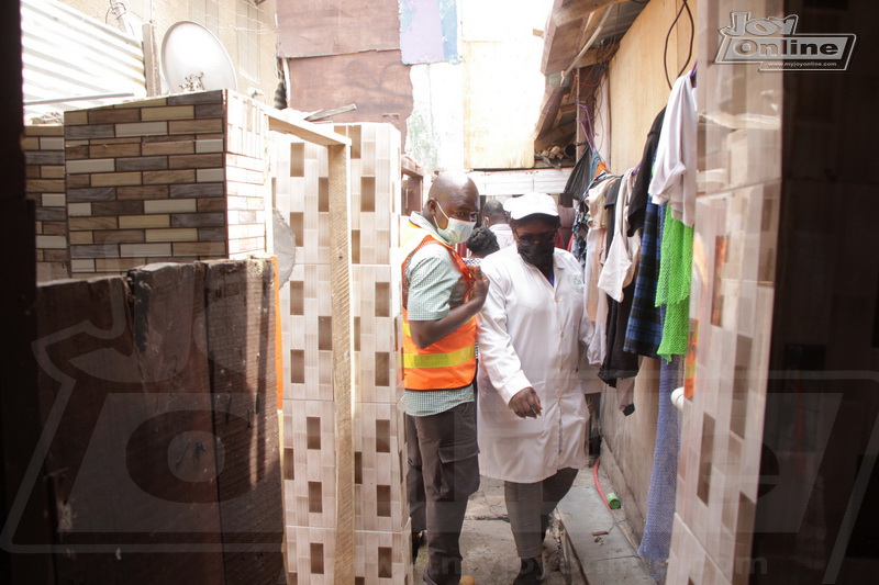 Photos: Kwame Nkrumah Interchange traders fall foul of Operation Clean Your Frontage rules