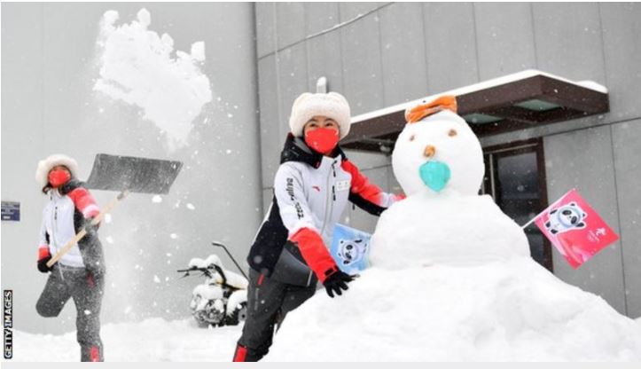 Winter Olympics: Heavy snowfall in Beijing causes disruption to alpine, freestyle skiing