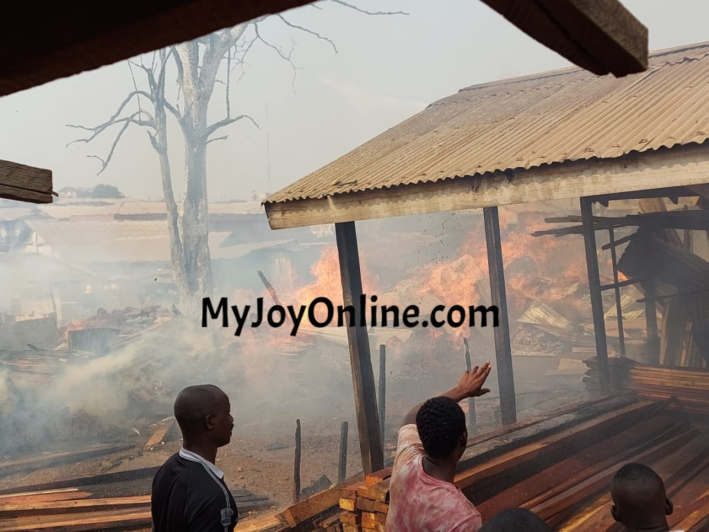 Fire razes down 50 shops at Akwatia-line in Kumasi