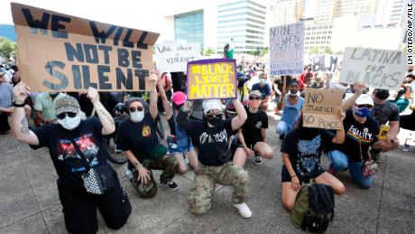 19 Austin police officers indicted after investigation into 2020 George Floyd protests, documents say