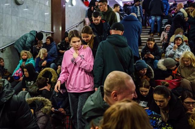 Ukraine crisis: Families sleep in subway stations as Russian bombs fall