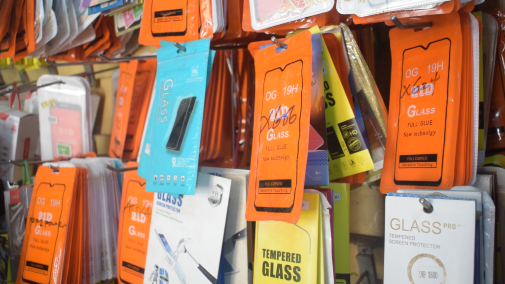 Cost of repairing mobile phones go up; accessories too