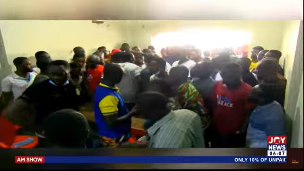 Chaos in Manhyia North over distribution of NPP polling station executive forms Chaos in Manhyia North over distribution of NPP polling station executive forms