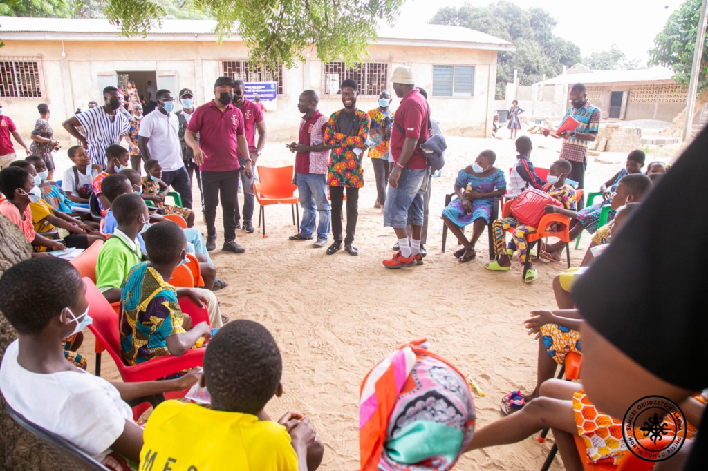 North Tongu MP and Volta Regional Chapter of Old Vandals Association embark on clean-up exercise at Battor Catholic Hospital