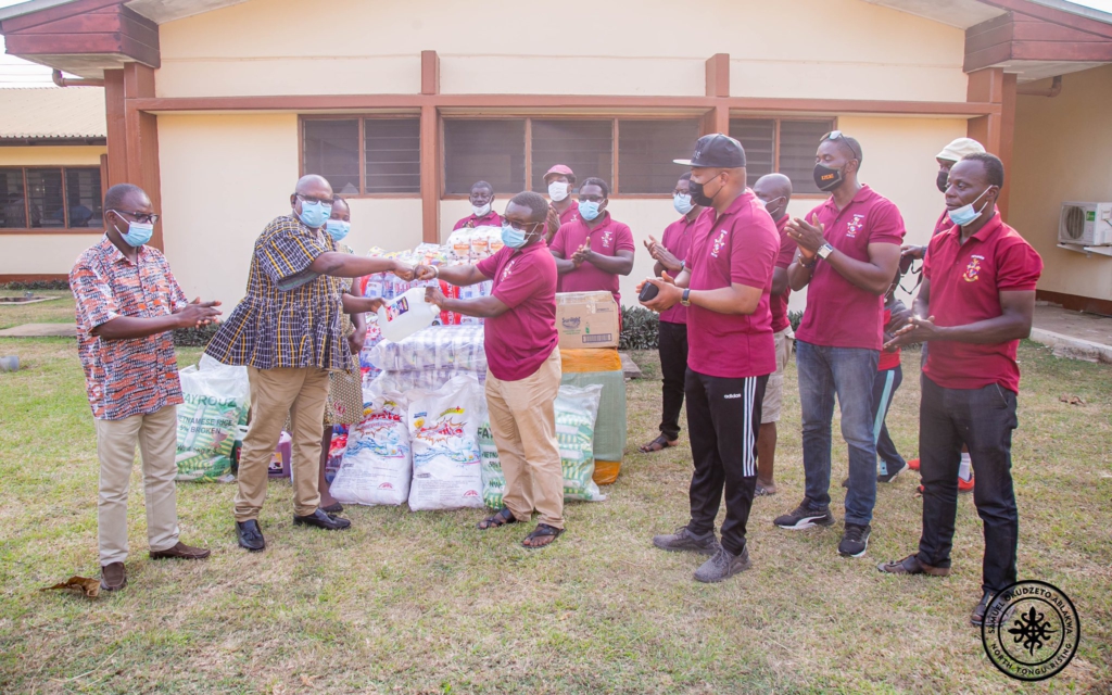 North Tongu MP and Volta Regional Chapter of Old Vandals Association embark on clean-up exercise at Battor Catholic Hospital