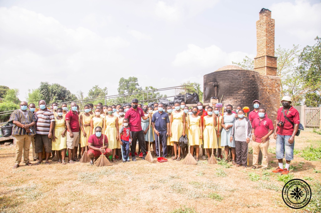 North Tongu MP and Volta Regional Chapter of Old Vandals Association embark on clean-up exercise at Battor Catholic Hospital