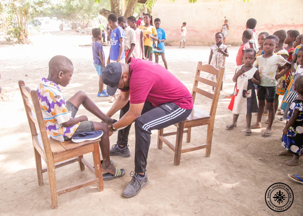 North Tongu MP and Volta Regional Chapter of Old Vandals Association embark on clean-up exercise at Battor Catholic Hospital