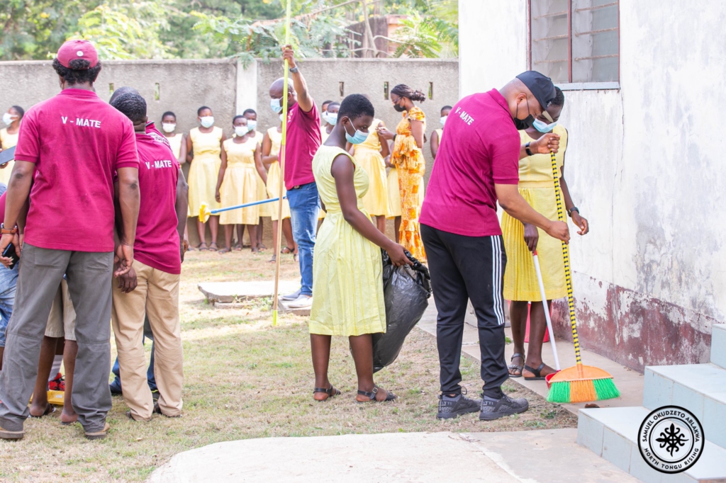 North Tongu MP and Volta Regional Chapter of Old Vandals Association embark on clean-up exercise at Battor Catholic Hospital