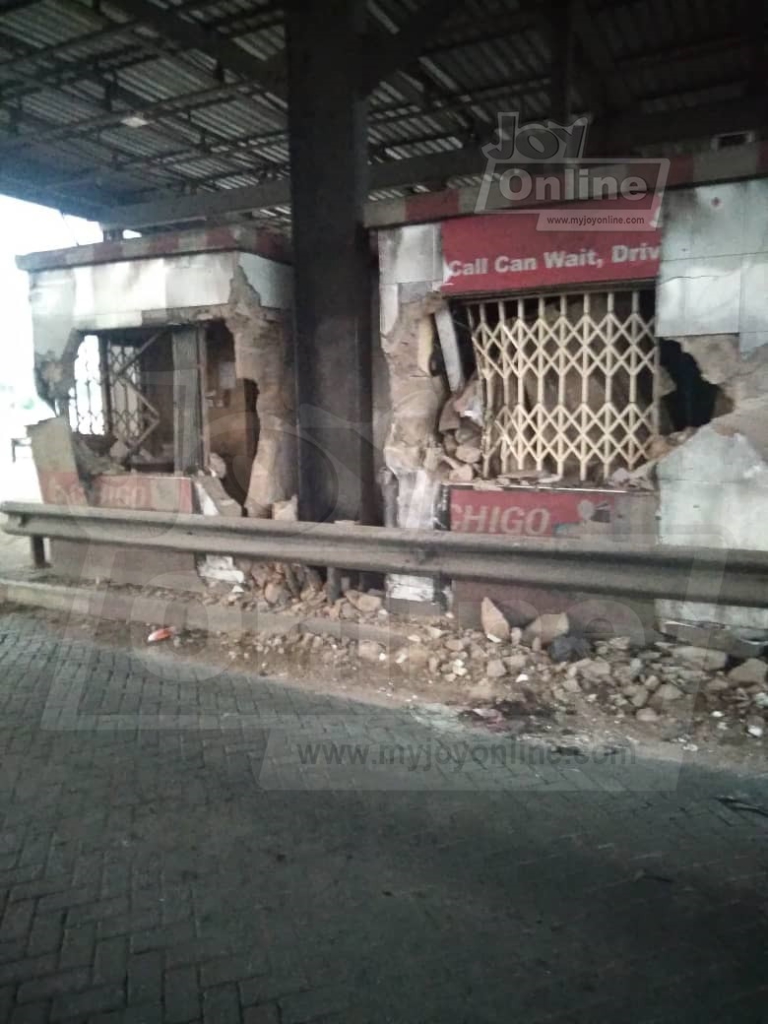 Abandoned tollbooth on Pokuase-Nsawam road becoming crash-site for careless drivers