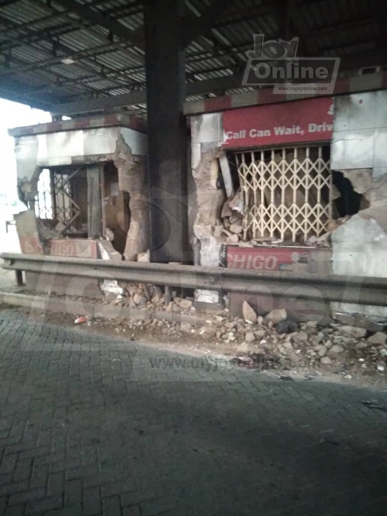 Abandoned tollbooth on Pokuase-Nsawam road becoming crash-site for careless drivers