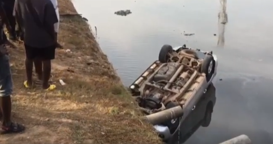 Toyota Land Cruiser crashes into Odaw river at Circle