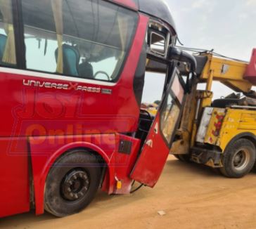 9 UEW students dead in road accident at Asuboi 9 UEW students dead in road accident at Asuboi