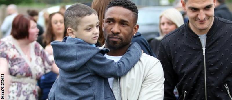 Sunderland's ex-England, Tottenham & West Ham striker Jermain Defoe retires