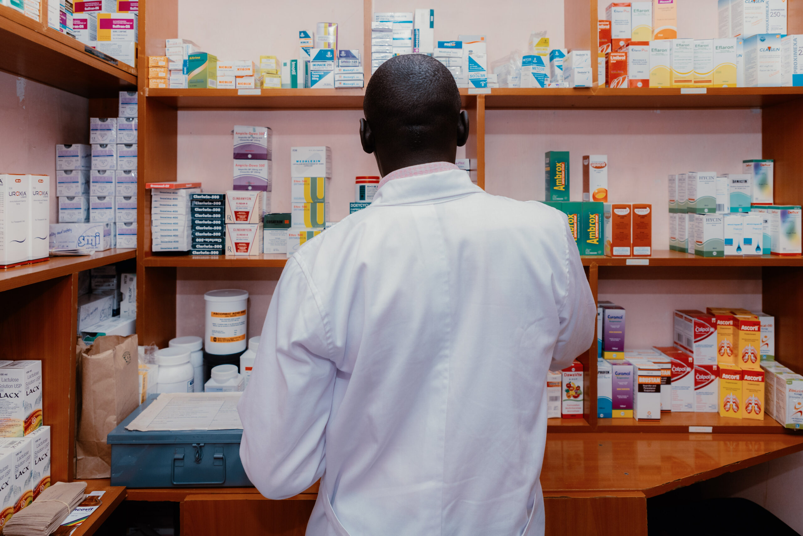 Pharmaceutical Society warns of growing liver illnesses linked to unregulated drug sales