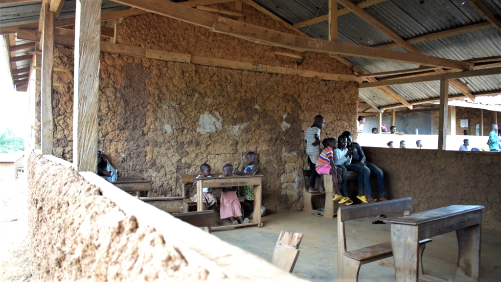 Residents of Krachikrom build makeshift community school for pupils