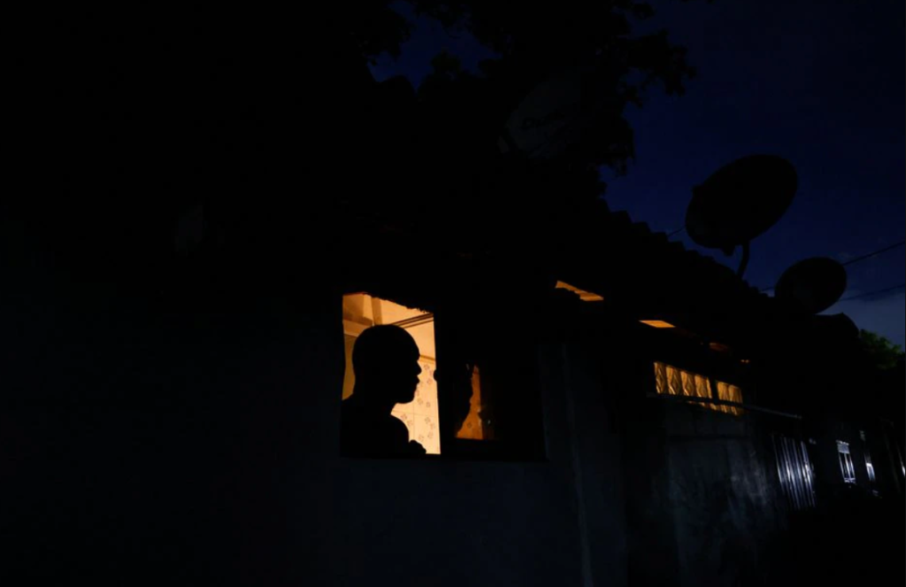 Sri Lanka to turn off street lights as economic crisis deepens