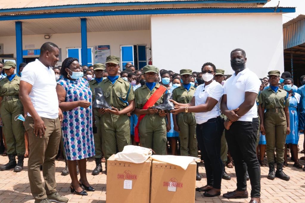Shoe Fabriek supports cadets of 5 SHS with boots