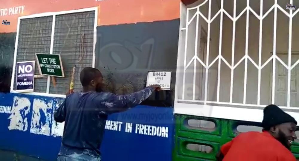 NPP members in Fomena change party colours to that of NDC in protest against leadership NPP members in Fomena change party colours to that of NDC in protest against leadership