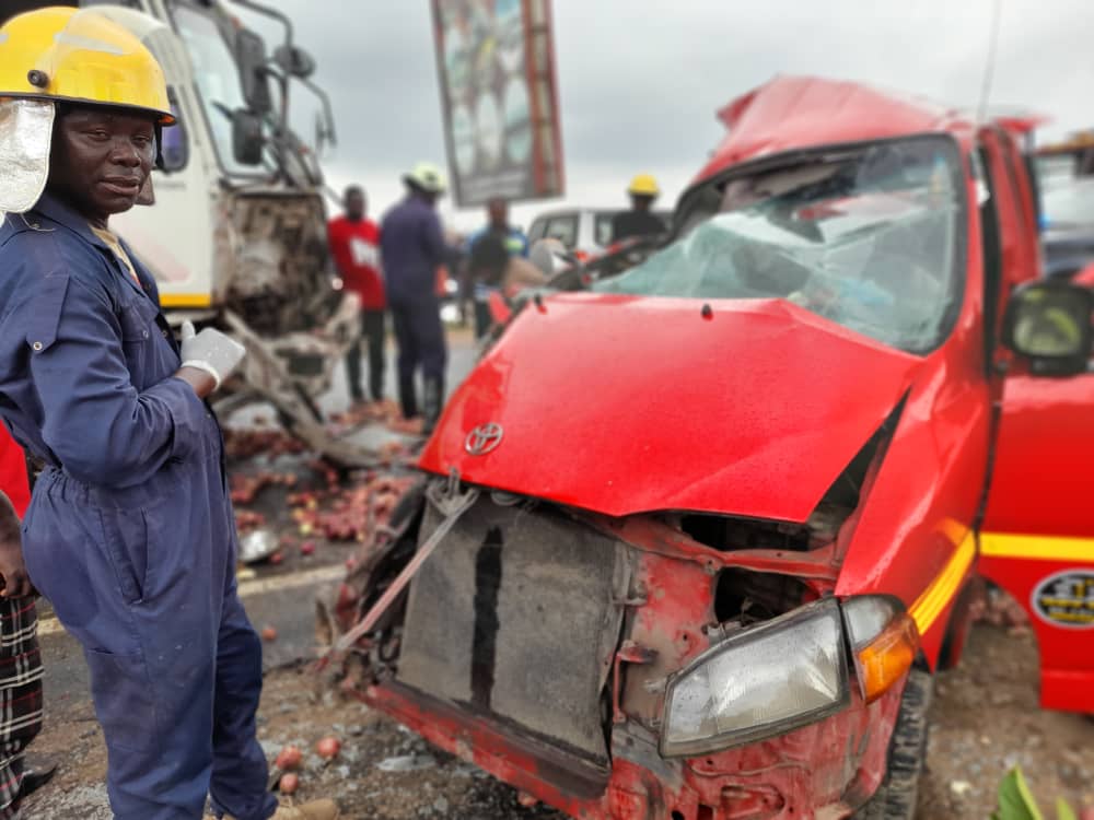 Driver’s mate dead, others in critical condition in accident on Cape Coast- Accra highway Driver’s mate dead, others in critical condition in accident on Cape Coast- Accra highway