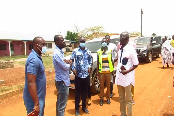 Wenchi Traditional Council inspects road projects in Wenchi, commends contractor