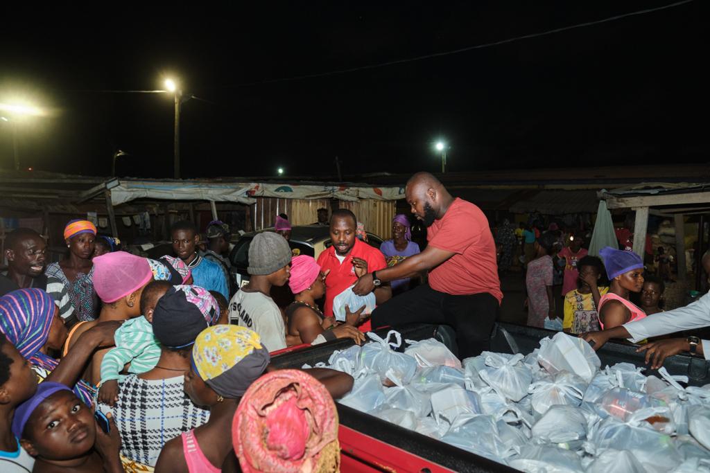 Easter Soup Kitchen: Kayaye, labourers at Mallam-Atta market enjoy hot meal prepared by Multimedia Group staff