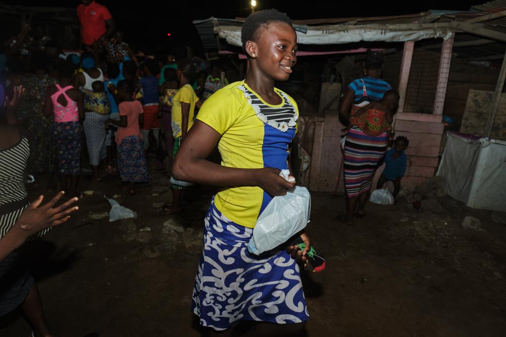 Easter Soup Kitchen: Kayaye, labourers at Mallam-Atta market enjoy hot meal prepared by Multimedia Group staff