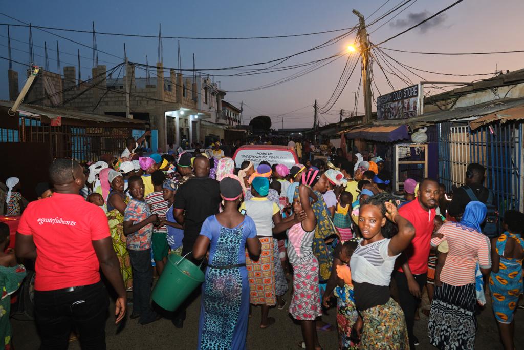 Easter Soup Kitchen: Kayaye, labourers at Mallam-Atta market enjoy hot meal prepared by Multimedia Group staff