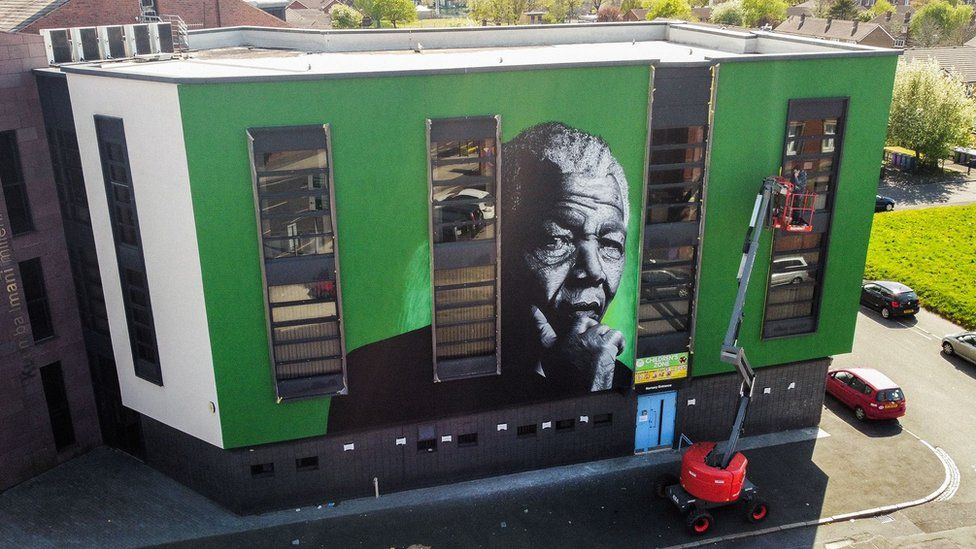 Nelson Mandela mural unveiled in Liverpool￼