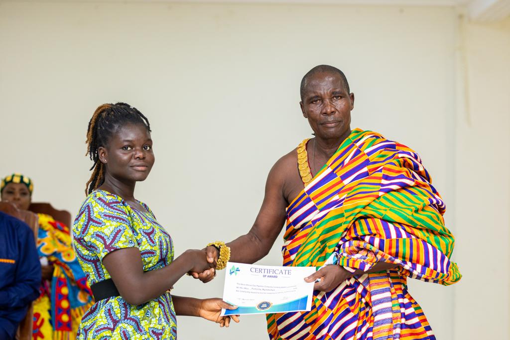 WAPCo presents start-up tools, scholarships to students in host communities WAPCo presents start-up tools, scholarships to students in host communities
