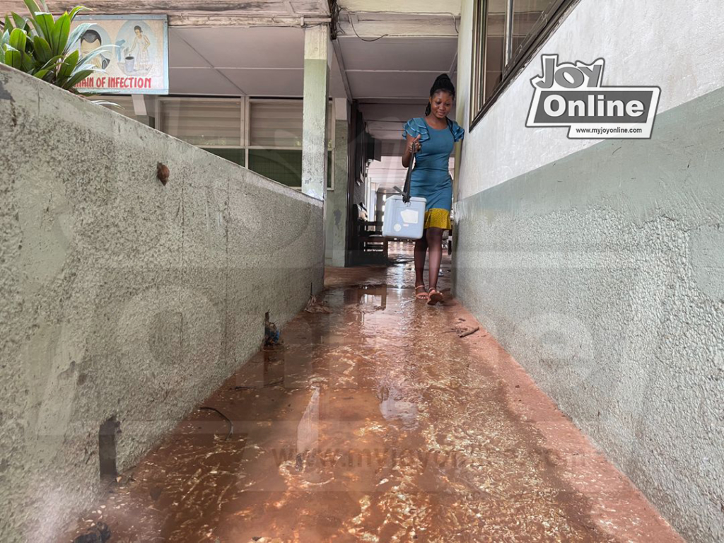 Accra floods: Rains break school wall at Ahtoo Montessori; creates gullies on street