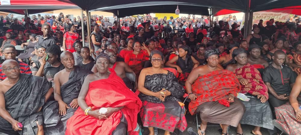 Photos: Akufo-Addo, Bawumia, Kufour, others join residents of Koforidua to mourn Daasebre Oti Boateng