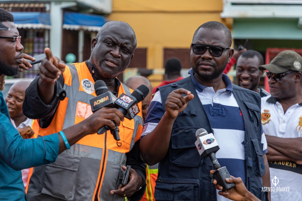 Housing Minister tours flooded areas in Accra