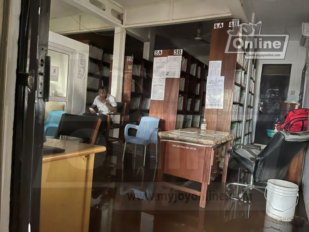 Accra floods: Rains break school wall at Ahtoo Montessori; creates gullies on street Accra floods: Rains break school wall at Ahtoo Montessori; creates gullies on street