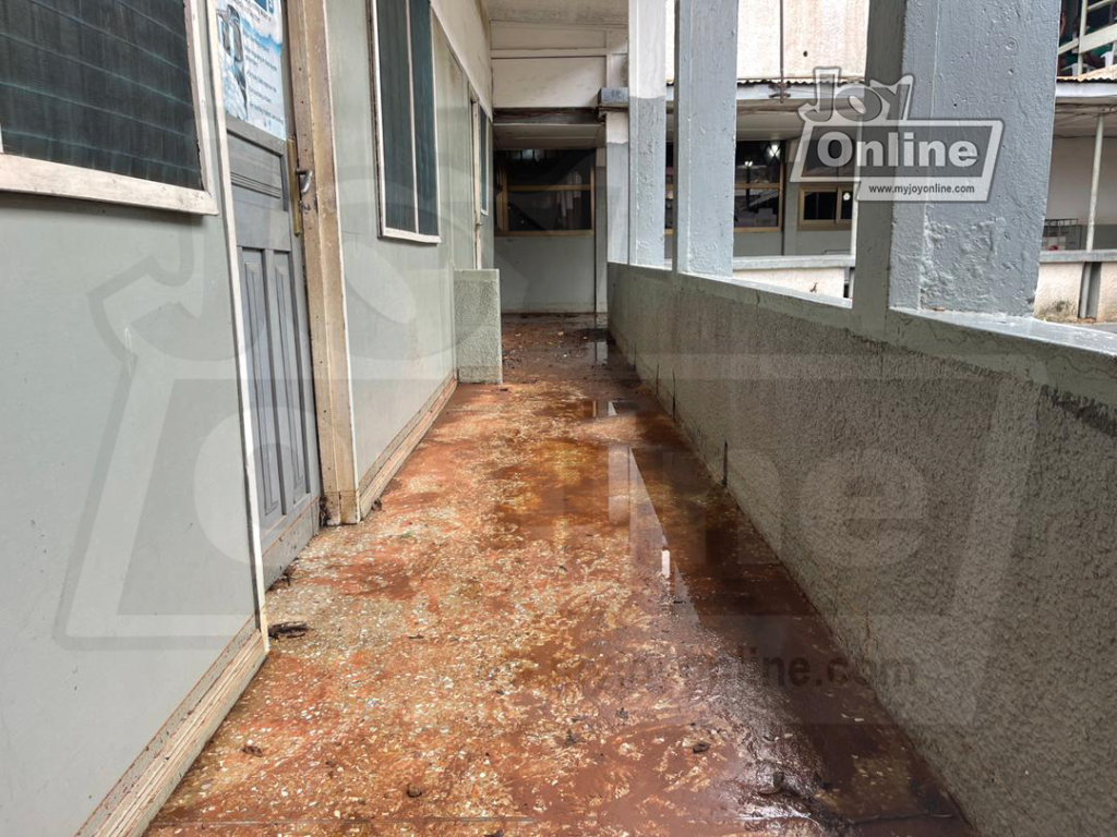 Accra floods: Rains break school wall at Ahtoo Montessori; creates gullies on street