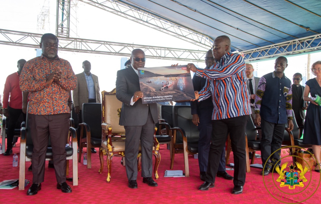 Akufo-Addo commissions dredgers; charges MMDCEs to remove structures on waterways