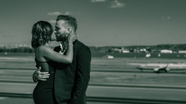 She sat next to the annoying guy on the plane, then they fell in love